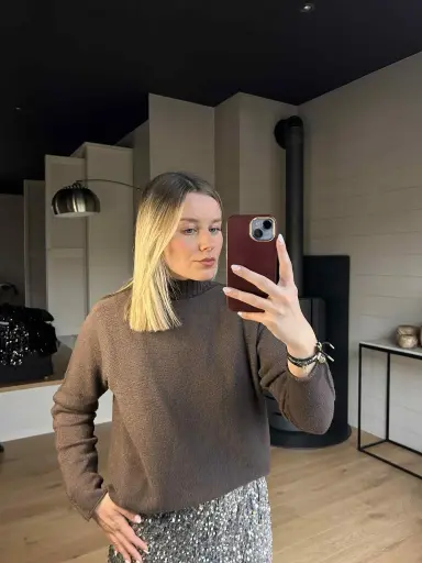 Sous-pull Elena Brun